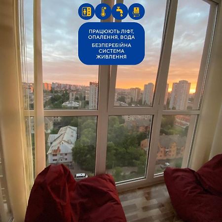 Large 2 Room Apartment With A Beautiful View 2 Min Metro Chernigivska Kiev Exteriör bild